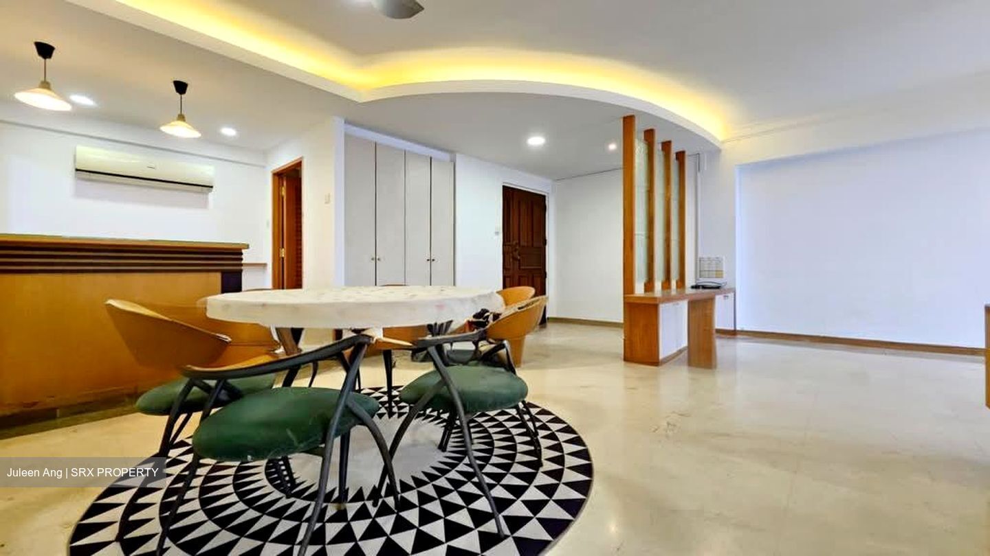 Blk 287A Jurong East Street 21 (Jurong East), HDB Executive #592611301